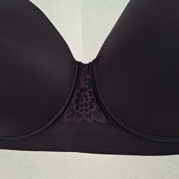 Vanity Fair Wireless Black Bra 38C - Picture 3 of 9